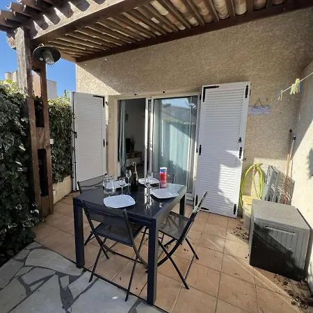 Pavillon T3 Avec Mezzanine, Parking, Piscine, Clim, Proche Et Commerces, Animaux Acceptes - Fr-1-702-31