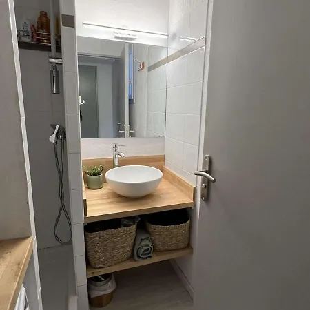 Pavillon T3 Avec Mezzanine, Parking, Piscine, Clim, Proche Et Commerces, Animaux Acceptes - Fr-1-702-31 Agde