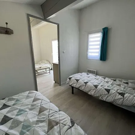 Pavillon T3 Avec Mezzanine, Parking, Piscine, Clim, Proche Et Commerces, Animaux Acceptes - Fr-1-702-31 Apartment *